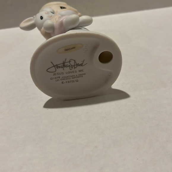 Precious Moments: Jesus Loves Me E-1372/G - Picture 6 of 6